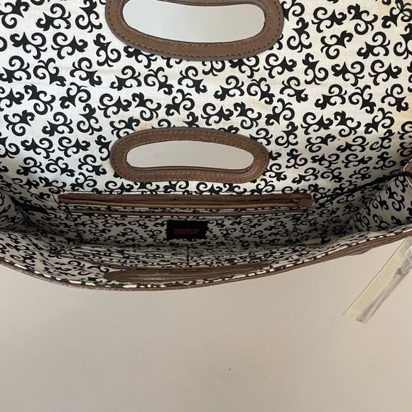 HOBO International large brown leather clutch. - Picture 8 of 8